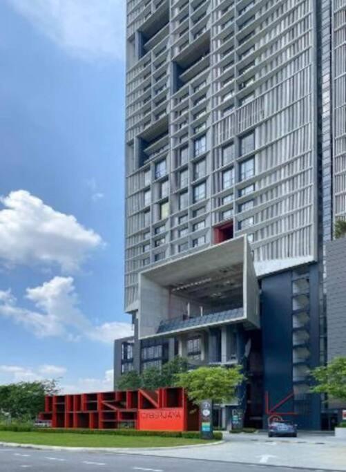 Luxury Stay-Tamarind Suite Cyber Cyberjaya Exterior photo